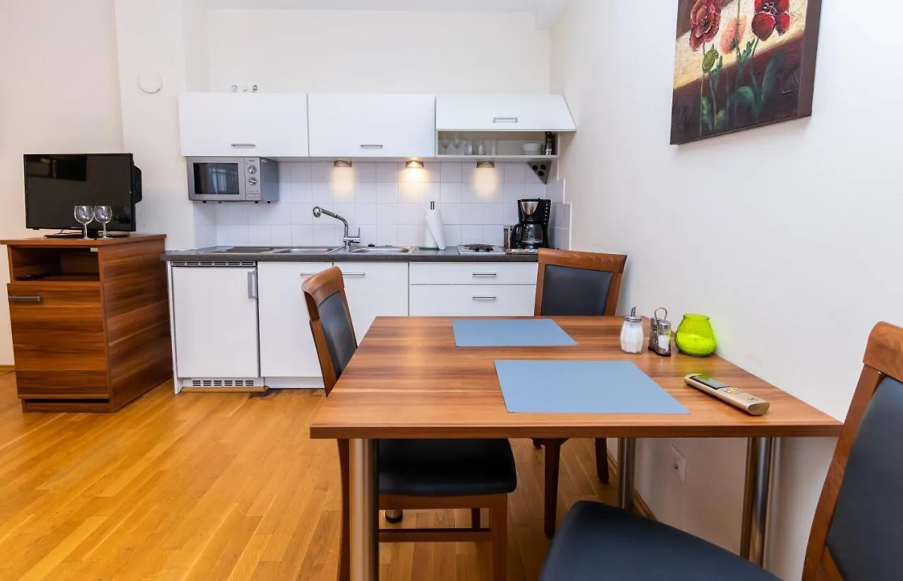 Sky Apartments Viena 0*,