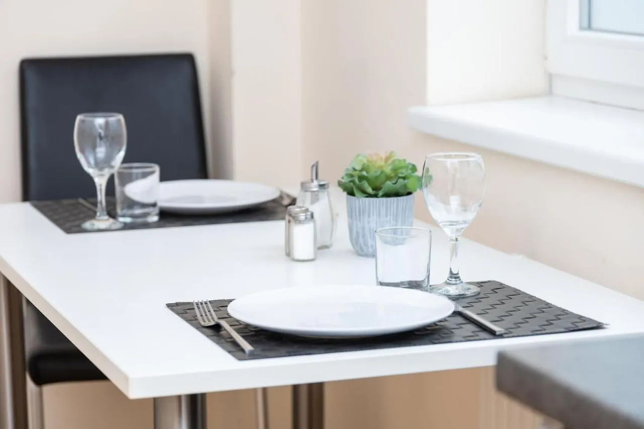 Sky Apartments Viena 0*,