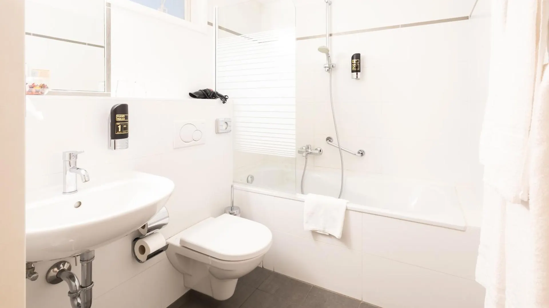 Sky Apartments Viena 0*,  Austria