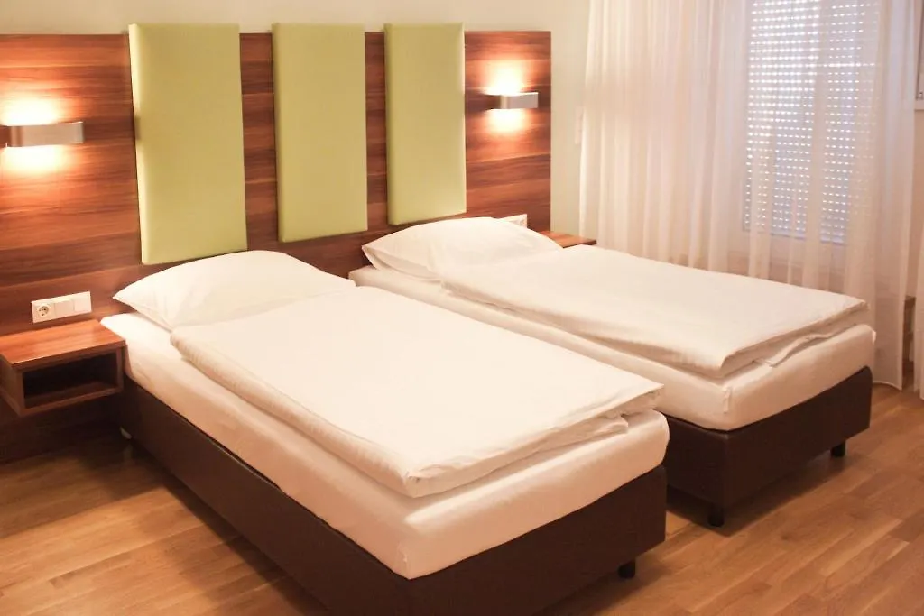 Sky Apartments Viena 0*,  Austria